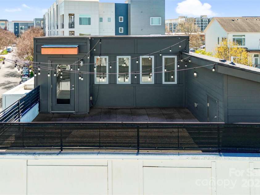 111 Poindexter Drive, Charlotte, NC 28203.  MLS# CAR4233438, YatesRealty ID 7079. 