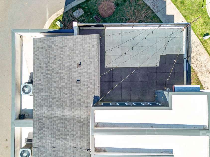 111 Poindexter Drive, Charlotte, NC 28203.  MLS# CAR4233438, YatesRealty ID 7079. 