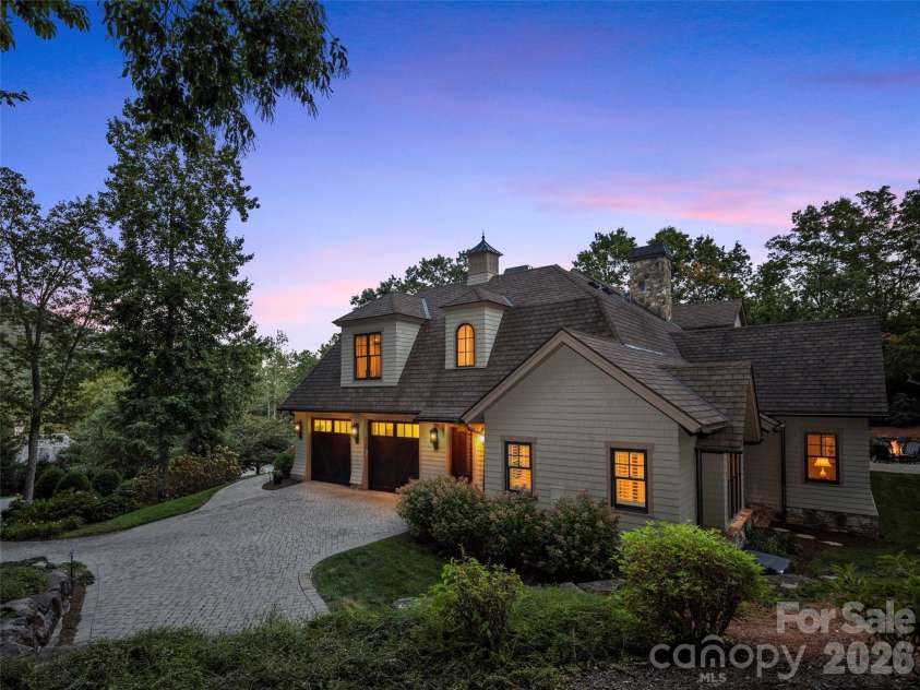 1946 White Tree Trail, Arden, NC 28704.  MLS# CAR4359599, YatesRealty ID 7079. 