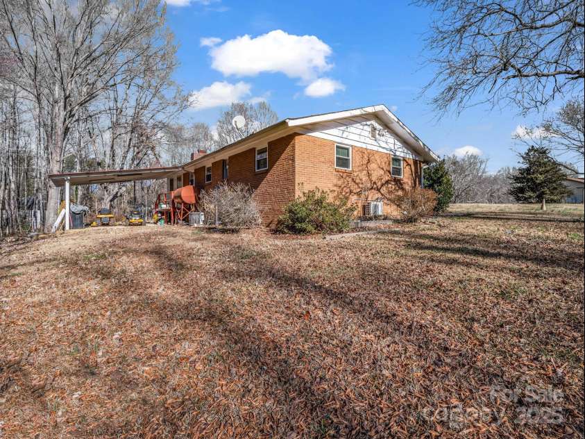 2072 Dean Lane, Lincolnton, NC 28092.  MLS# CAR4330224, YatesRealty ID 708. 