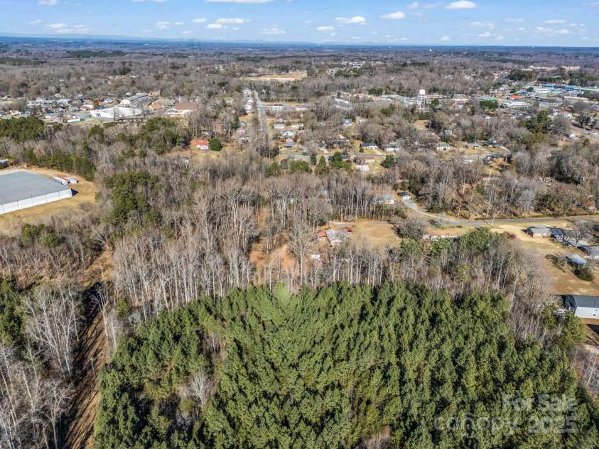 2072 Dean Lane, Lincolnton, NC 28092.  MLS# CAR4330224, YatesRealty ID 708. 