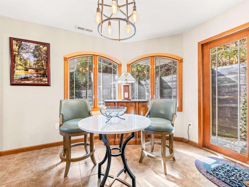 336 Berry Lane, Bryson City, NC 28713.  MLS# CAR4313303, YatesRealty ID 708. Kitchen dining area