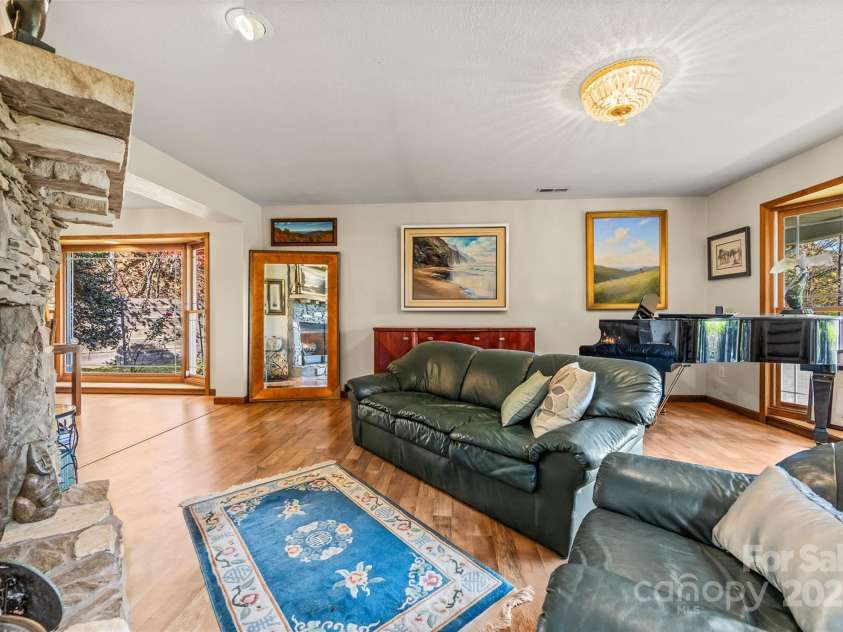 336 Berry Lane, Bryson City, NC 28713.  MLS# CAR4313303, YatesRealty ID 708. Living Room