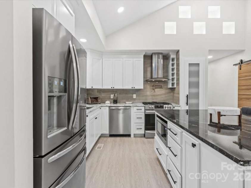 5009 Milford Road, Charlotte, NC 28210.  MLS# CAR4293565, YatesRealty ID 7080. 