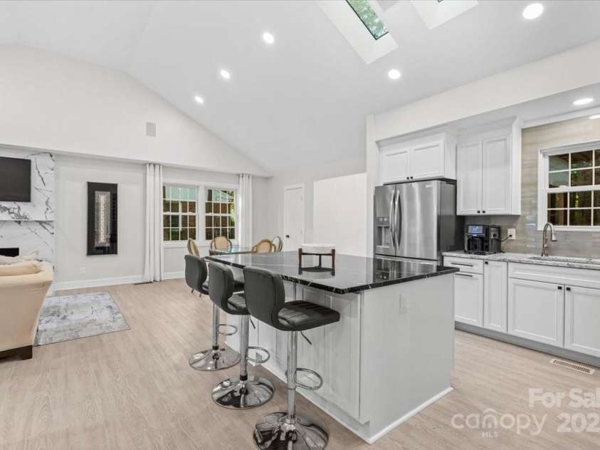 5009 Milford Road, Charlotte, NC 28210.  MLS# CAR4293565, YatesRealty ID 7080. 