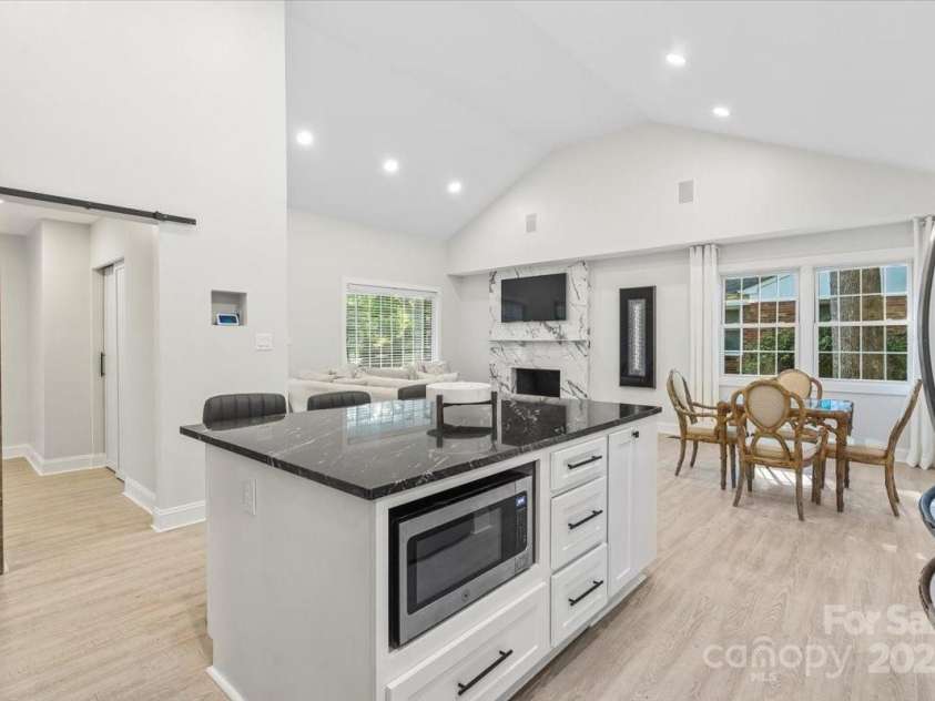 5009 Milford Road, Charlotte, NC 28210.  MLS# CAR4293565, YatesRealty ID 7080. 