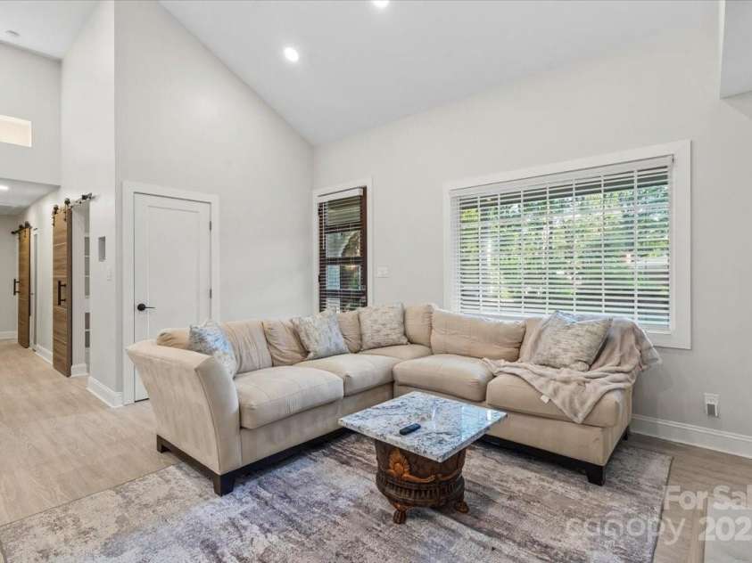 5009 Milford Road, Charlotte, NC 28210.  MLS# CAR4293565, YatesRealty ID 7080. 