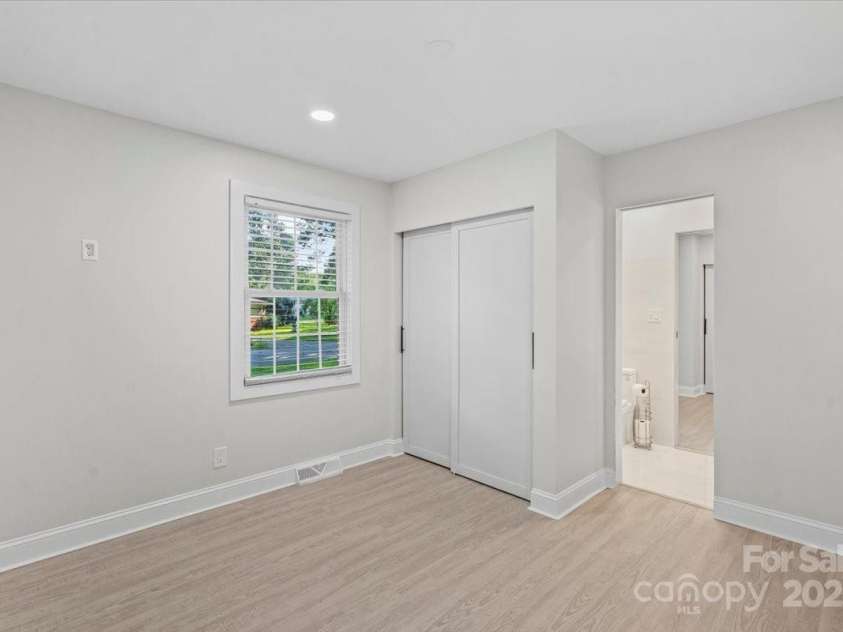 5009 Milford Road, Charlotte, NC 28210.  MLS# CAR4293565, YatesRealty ID 7080. 