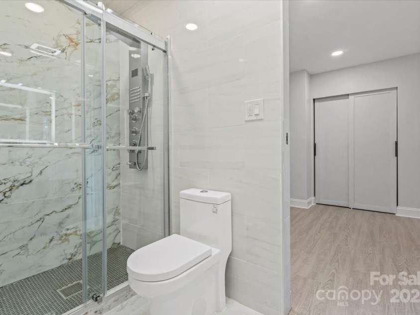 5009 Milford Road, Charlotte, NC 28210.  MLS# CAR4293565, YatesRealty ID 7080. 