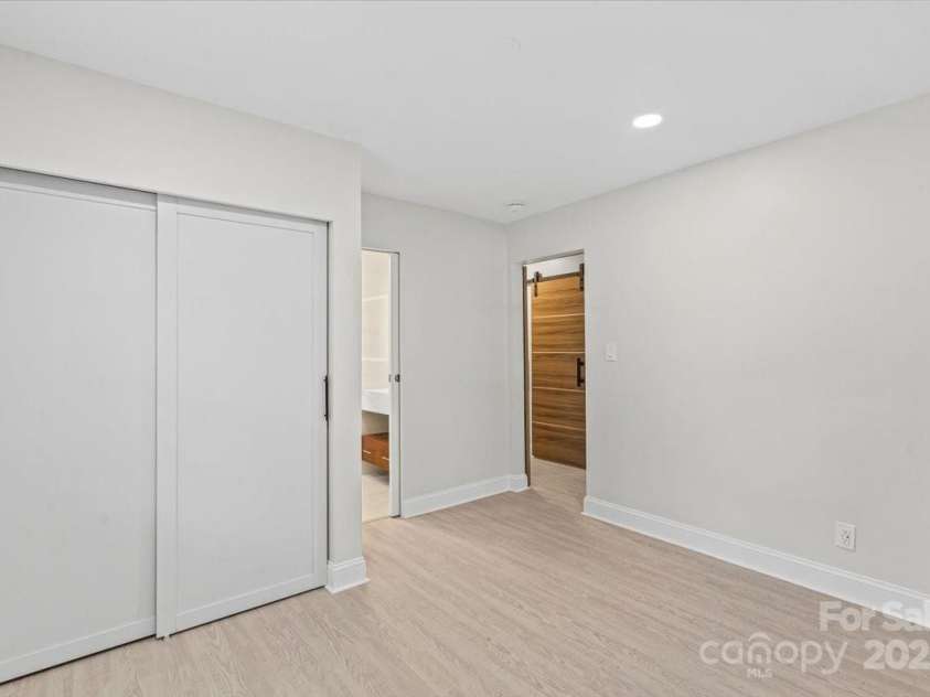 5009 Milford Road, Charlotte, NC 28210.  MLS# CAR4293565, YatesRealty ID 7080. 