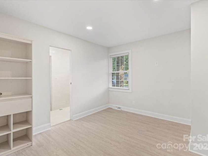 5009 Milford Road, Charlotte, NC 28210.  MLS# CAR4293565, YatesRealty ID 7080. 