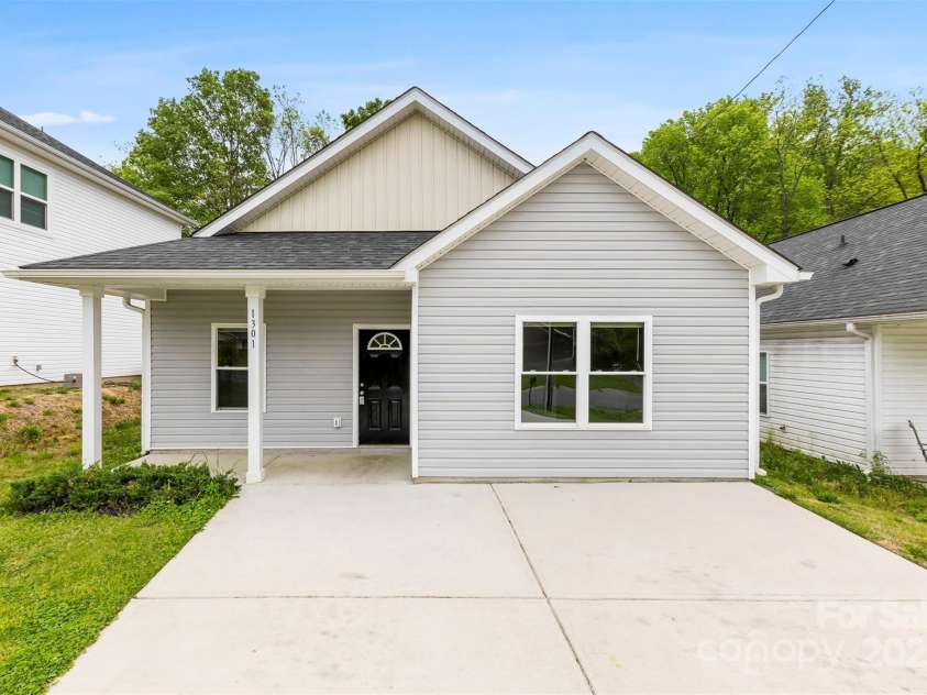 1301 Marble Street, Charlotte, NC 28208.  MLS# CAR4247117, YatesRealty ID 7081. 