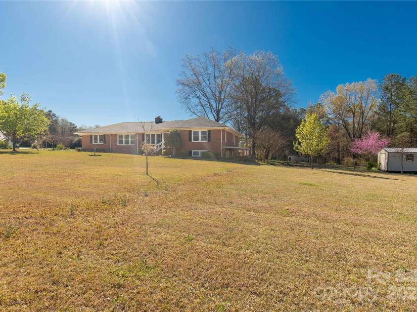 1139 Suttle Road, Lancaster, SC 29720.  MLS# CAR4235169, YatesRealty ID 7082. 
