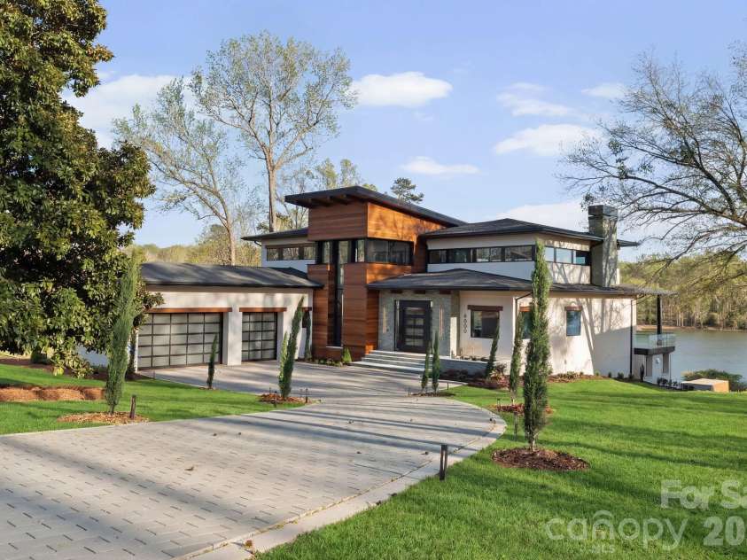 6000 Midsomer Road, Charlotte, NC 28214.  MLS# CAR4361204, YatesRealty ID 7083. 