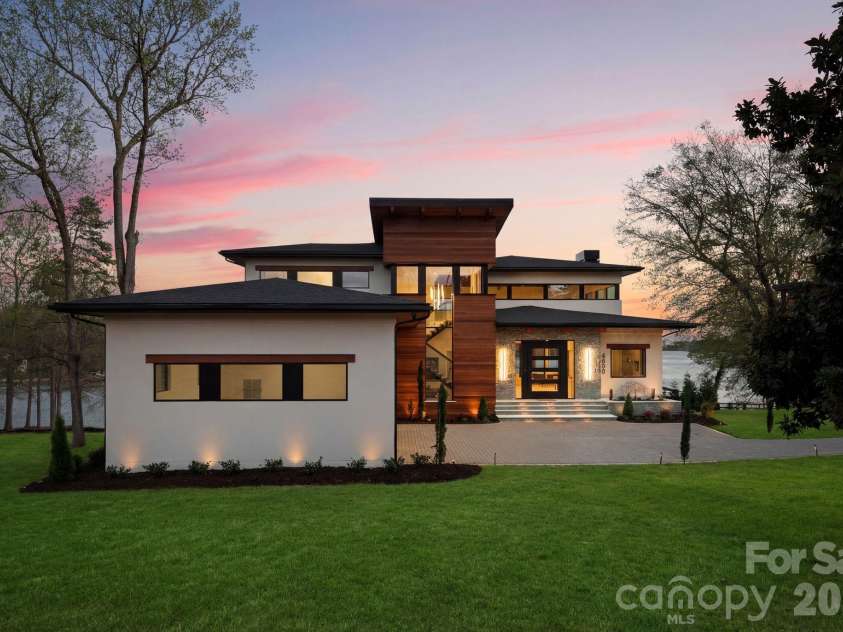 6000 Midsomer Road, Charlotte, NC 28214.  MLS# CAR4361204, YatesRealty ID 7083. 