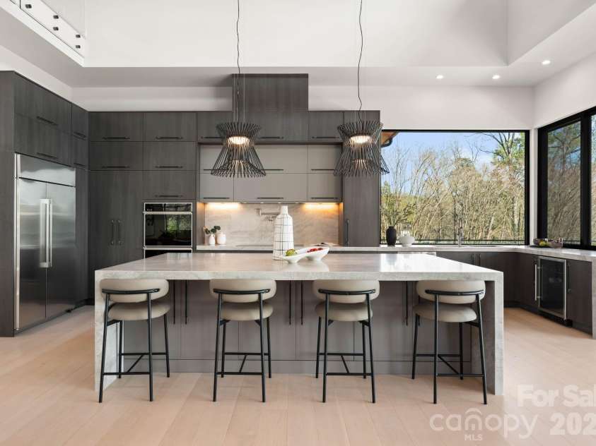 6000 Midsomer Road, Charlotte, NC 28214.  MLS# CAR4361204, YatesRealty ID 7083. 