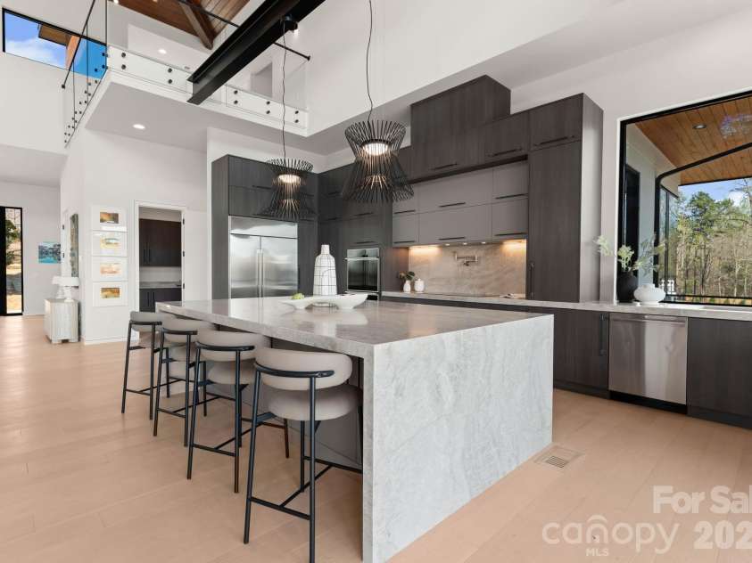 6000 Midsomer Road, Charlotte, NC 28214.  MLS# CAR4361204, YatesRealty ID 7083. 