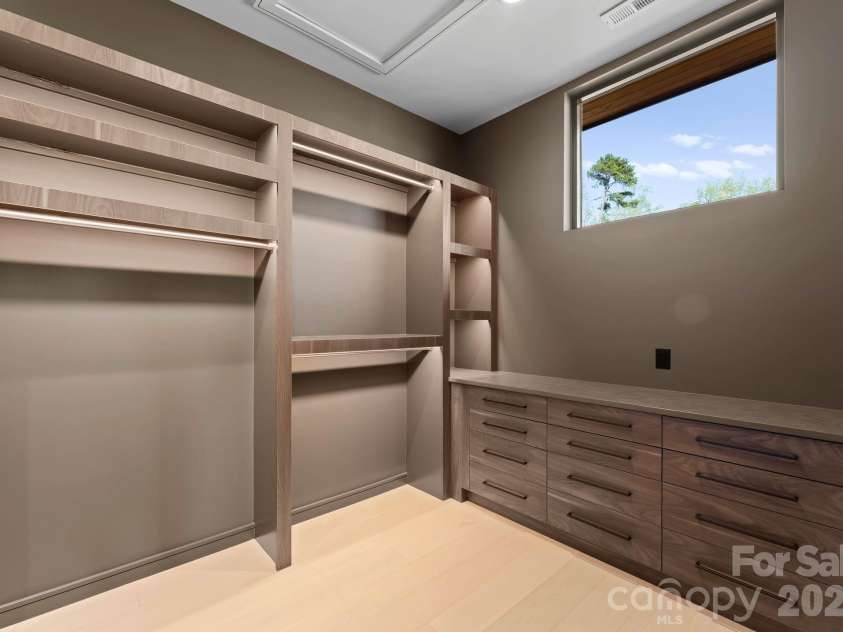 6000 Midsomer Road, Charlotte, NC 28214.  MLS# CAR4361204, YatesRealty ID 7083. 