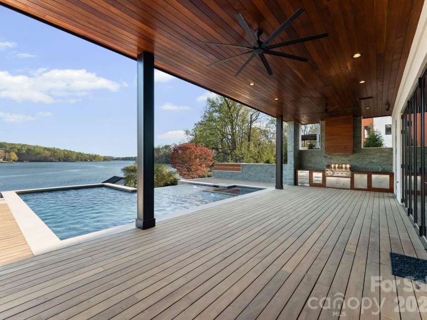 6000 Midsomer Road, Charlotte, NC 28214.  MLS# CAR4361204, YatesRealty ID 7083. 