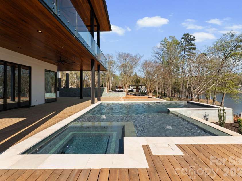 6000 Midsomer Road, Charlotte, NC 28214.  MLS# CAR4361204, YatesRealty ID 7083. 