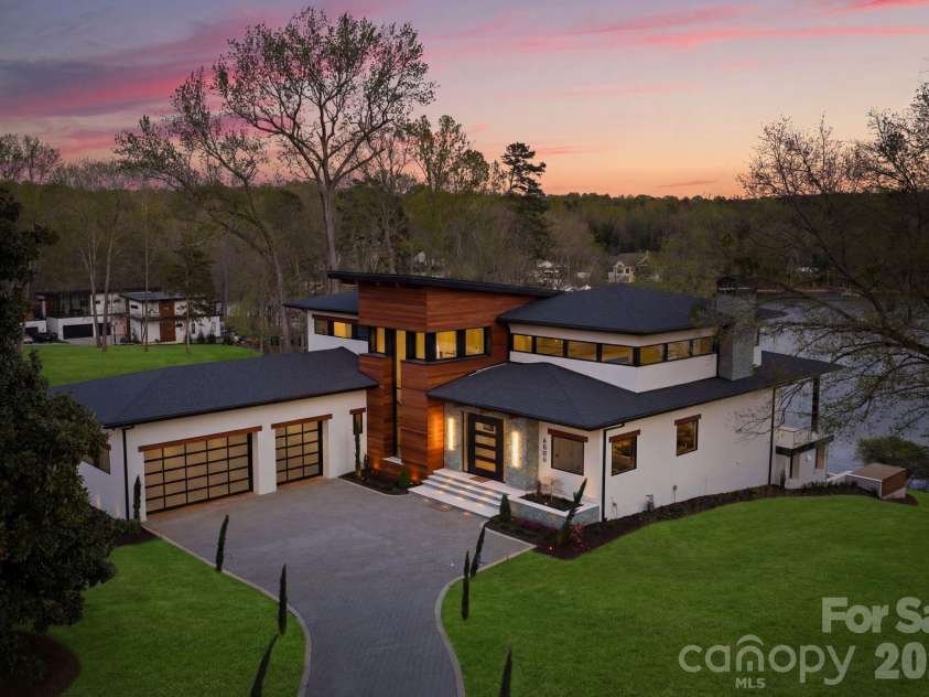6000 Midsomer Road, Charlotte, NC 28214.  MLS# CAR4361204, YatesRealty ID 7083. 