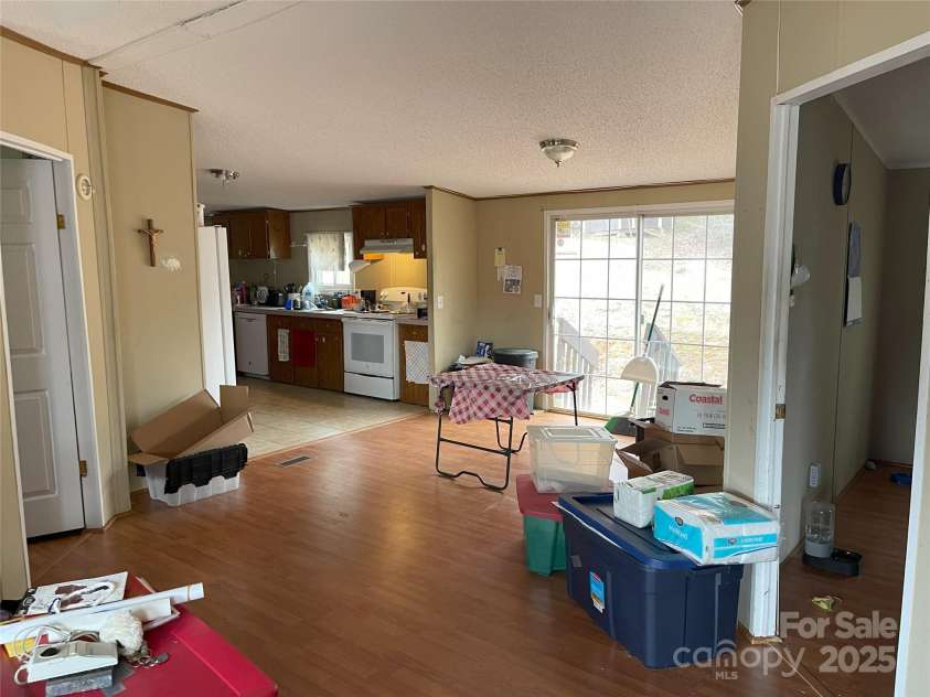 372 Forest Hollow Drive, Statesville, NC 28677.  MLS# CAR4219107, YatesRealty ID 7085. 