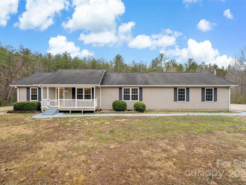 3655 Grandview Drive, Morganton, NC 28655.  MLS# CAR4231950, YatesRealty ID 7086. 