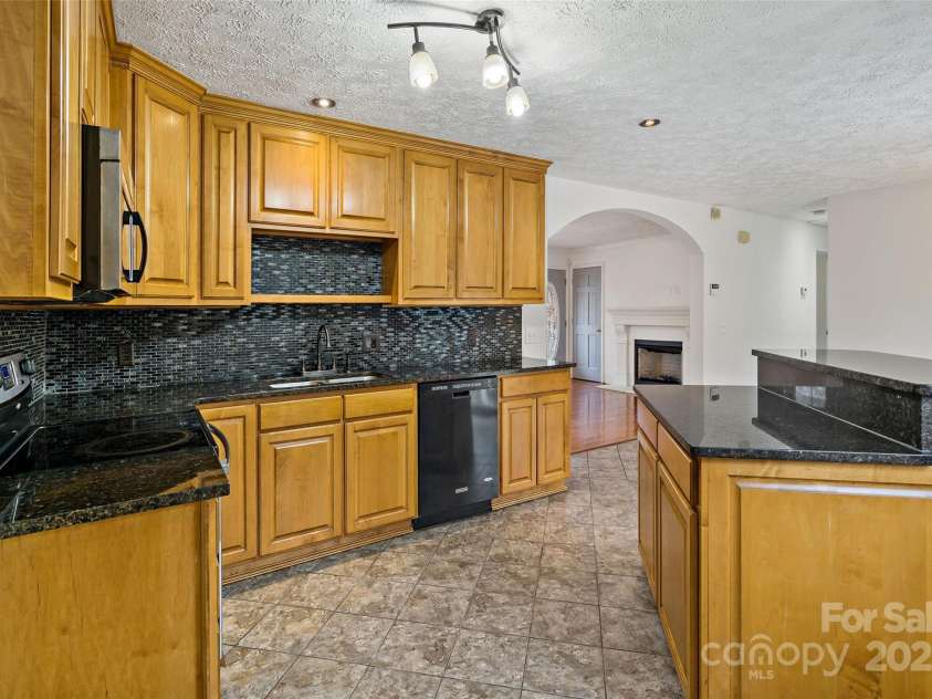 3655 Grandview Drive, Morganton, NC 28655.  MLS# CAR4231950, YatesRealty ID 7086. 