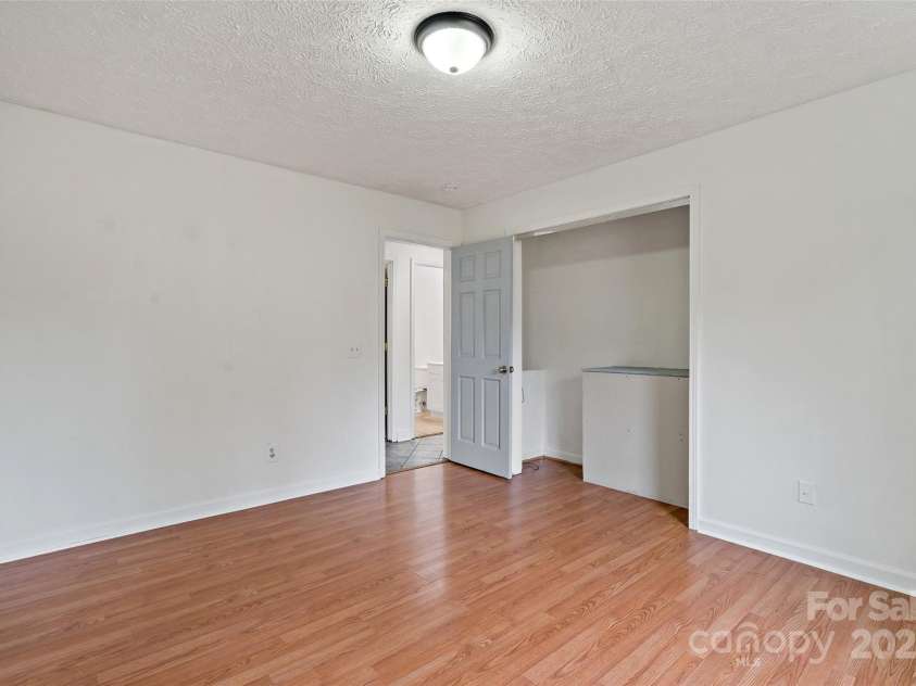 3655 Grandview Drive, Morganton, NC 28655.  MLS# CAR4231950, YatesRealty ID 7086. 