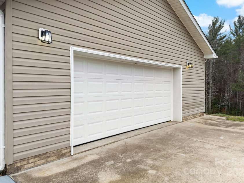 3655 Grandview Drive, Morganton, NC 28655.  MLS# CAR4231950, YatesRealty ID 7086. 