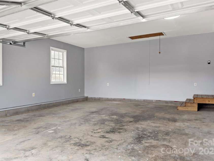 3655 Grandview Drive, Morganton, NC 28655.  MLS# CAR4231950, YatesRealty ID 7086. 