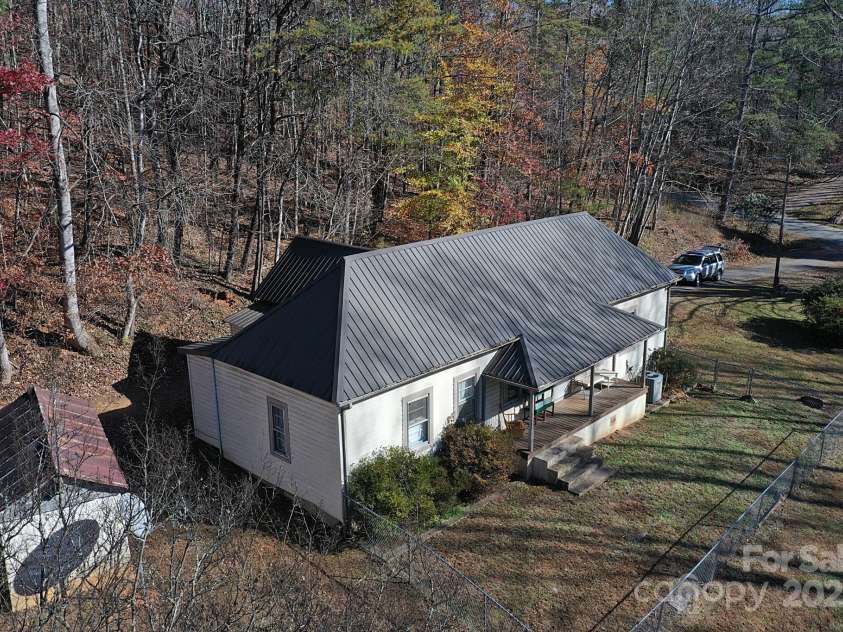 478 Foxwood Drive, Marion, NC 28752.  MLS# CAR4321439, YatesRealty ID 7086. 