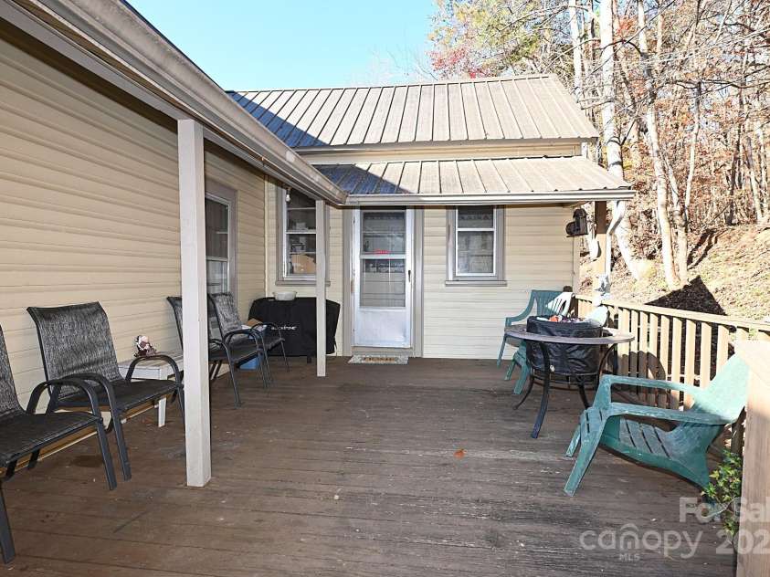 478 Foxwood Drive, Marion, NC 28752.  MLS# CAR4321439, YatesRealty ID 7086. 