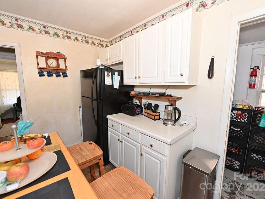 478 Foxwood Drive, Marion, NC 28752.  MLS# CAR4321439, YatesRealty ID 7086. 