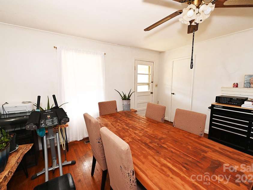 478 Foxwood Drive, Marion, NC 28752.  MLS# CAR4321439, YatesRealty ID 7086. 