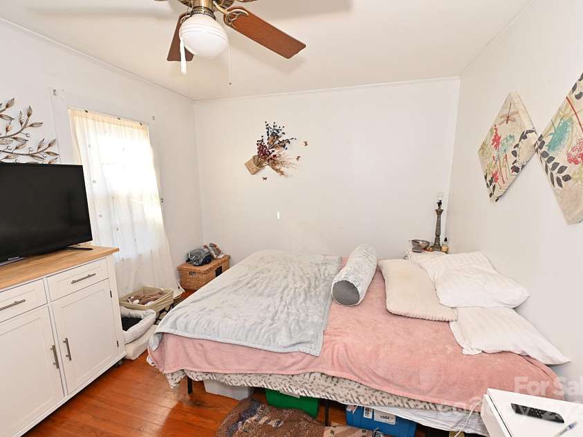 478 Foxwood Drive, Marion, NC 28752.  MLS# CAR4321439, YatesRealty ID 7086. 