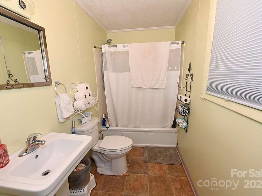478 Foxwood Drive, Marion, NC 28752.  MLS# CAR4321439, YatesRealty ID 7086. 