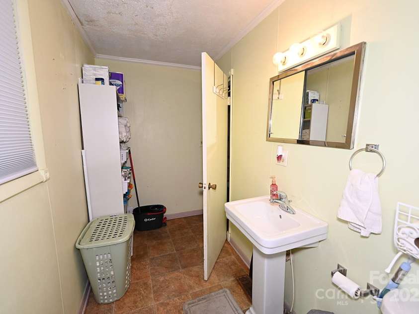 478 Foxwood Drive, Marion, NC 28752.  MLS# CAR4321439, YatesRealty ID 7086. 