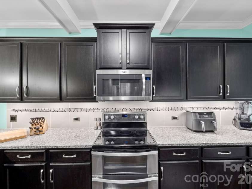 2342 Bloomfield Drive, Kannapolis, NC 28081.  MLS# CAR4346134, YatesRealty ID 7087. 