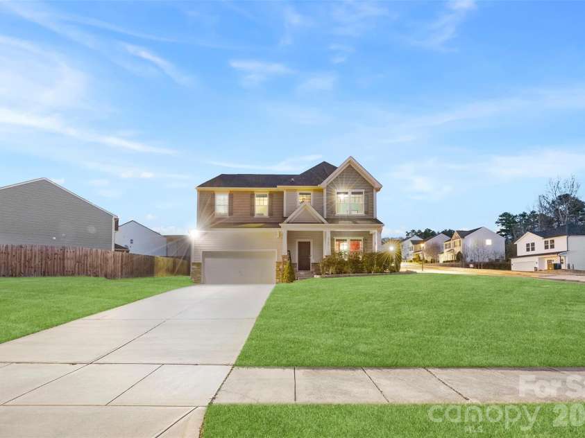 2342 Bloomfield Drive, Kannapolis, NC 28081.  MLS# CAR4346134, YatesRealty ID 7087. 
