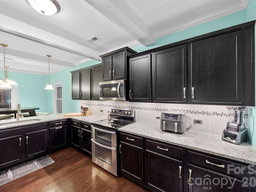 2342 Bloomfield Drive, Kannapolis, NC 28081.  MLS# CAR4346134, YatesRealty ID 7087. Kitchen! 