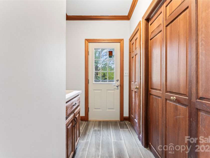431 Walden Trail, Waxhaw, NC 28173.  MLS# CAR4198964, YatesRealty ID 7088. Laundry Hookups located here- Main level