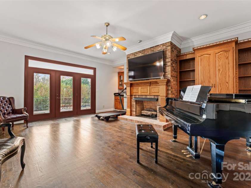 431 Walden Trail, Waxhaw, NC 28173.  MLS# CAR4198964, YatesRealty ID 7088. Livingroom w/ doors to Patio