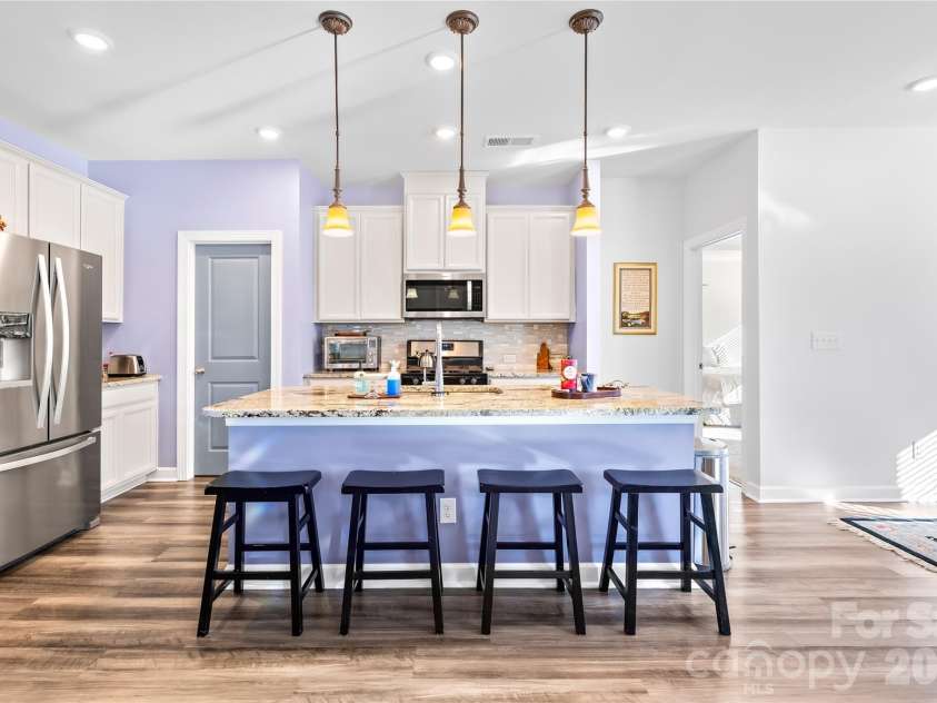 5098 Turtle Creek Drive, Denver, NC 28037.  MLS# CAR4341030, YatesRealty ID 7088. Kitchen Island