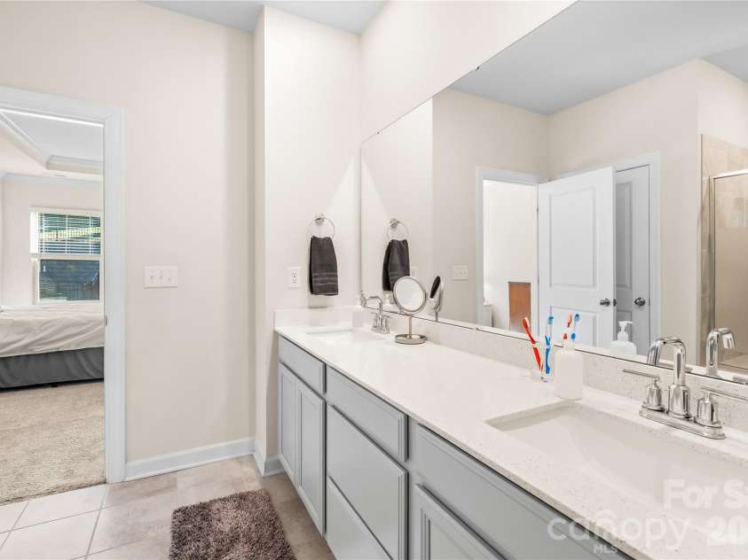 5098 Turtle Creek Drive, Denver, NC 28037.  MLS# CAR4341030, YatesRealty ID 7088. Primary Ensuite
