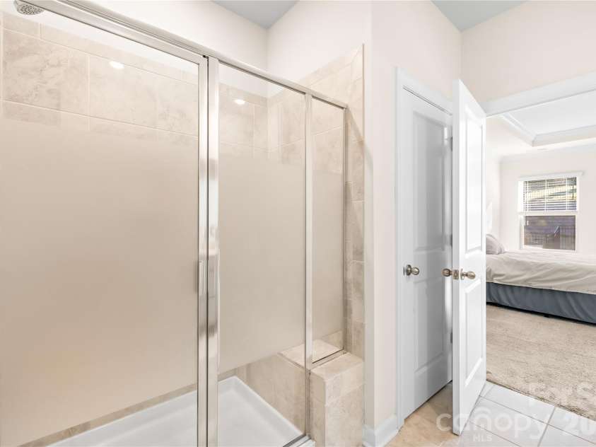 5098 Turtle Creek Drive, Denver, NC 28037.  MLS# CAR4341030, YatesRealty ID 7088. Primary Ensuite