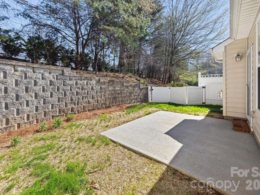 1657 Onyx Ridge, Fort Mill, SC 29708.  MLS# CAR4328052, YatesRealty ID 7089. Back patio