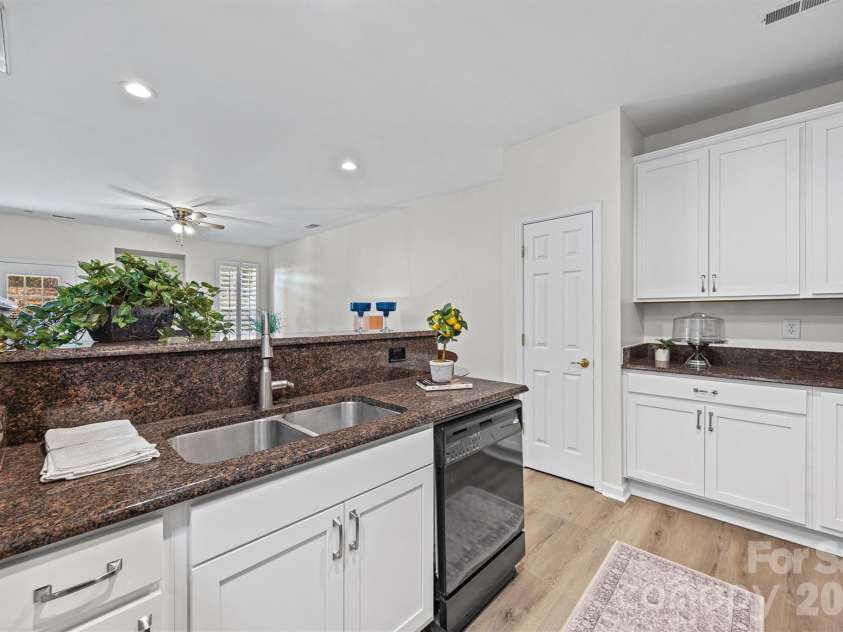 1657 Onyx Ridge, Fort Mill, SC 29708.  MLS# CAR4328052, YatesRealty ID 7089. Kitchen - all new cabinets and hardware