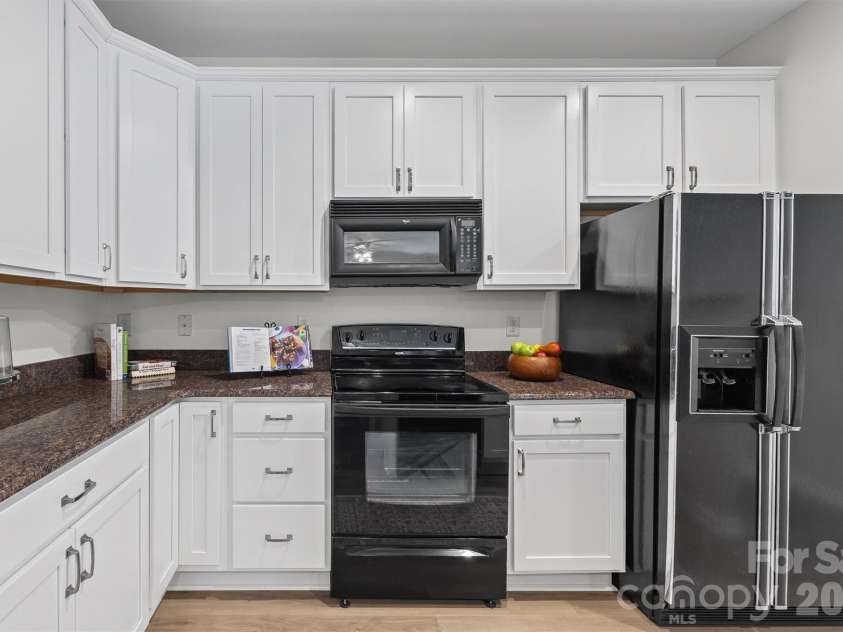 1657 Onyx Ridge, Fort Mill, SC 29708.  MLS# CAR4328052, YatesRealty ID 7089. Kitchen - all new cabinets and hardware
