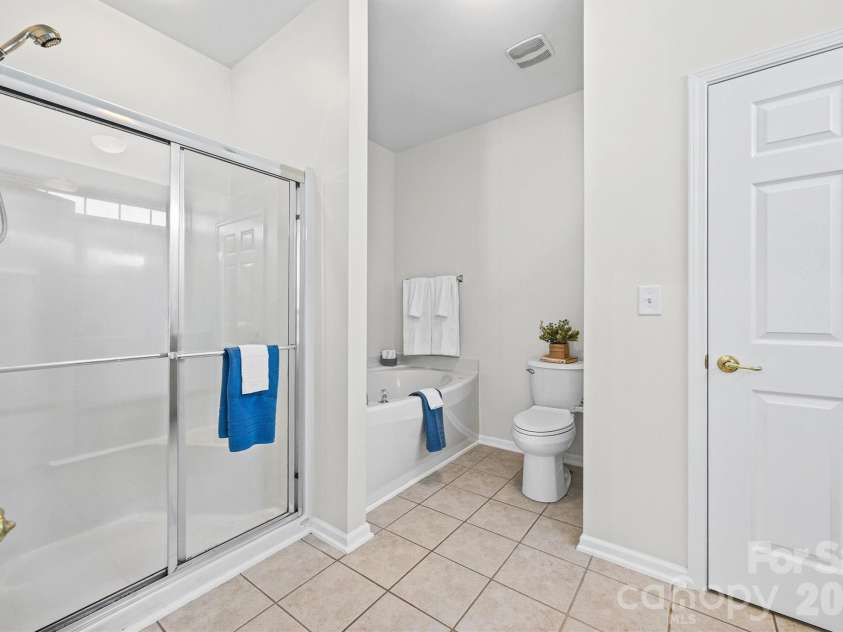1657 Onyx Ridge, Fort Mill, SC 29708.  MLS# CAR4328052, YatesRealty ID 7089. Primary Bathroom